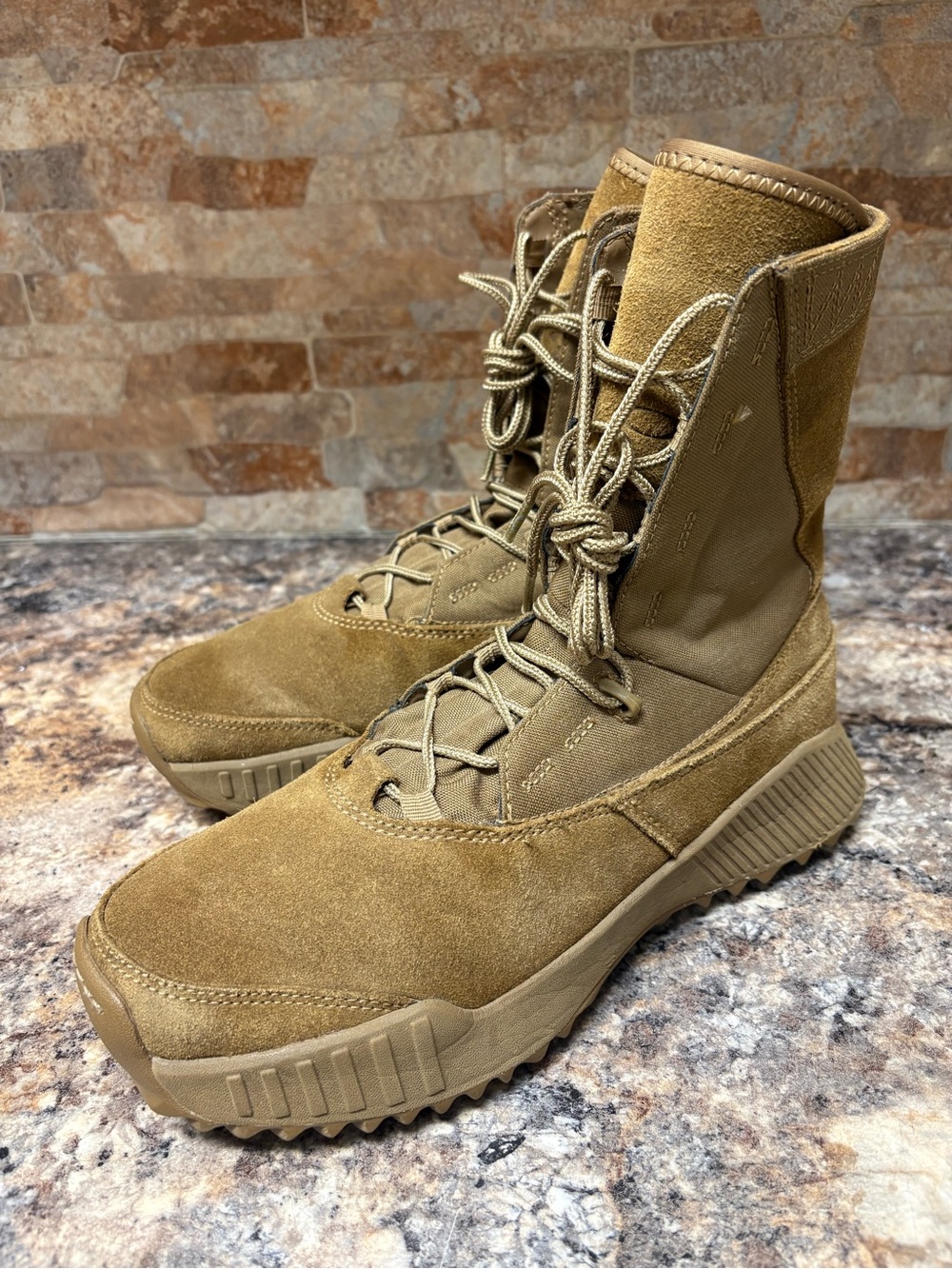 Oakley Elite Assault Boots Coyote Size 7.5